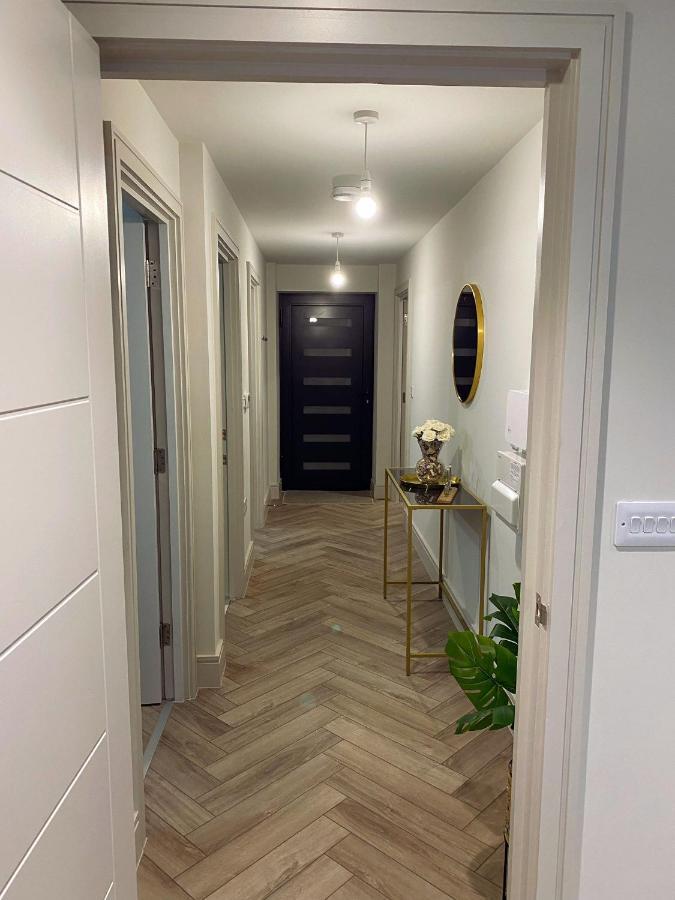 Wimbledon Luxury 3Bedroom Apartment Raynes Park Dış mekan fotoğraf